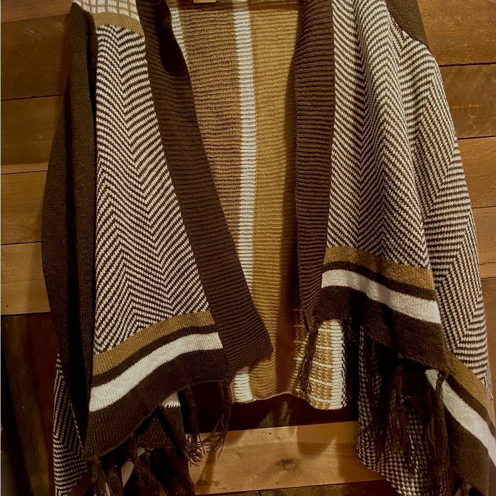 Faded Glory Brown and White Knit Poncho